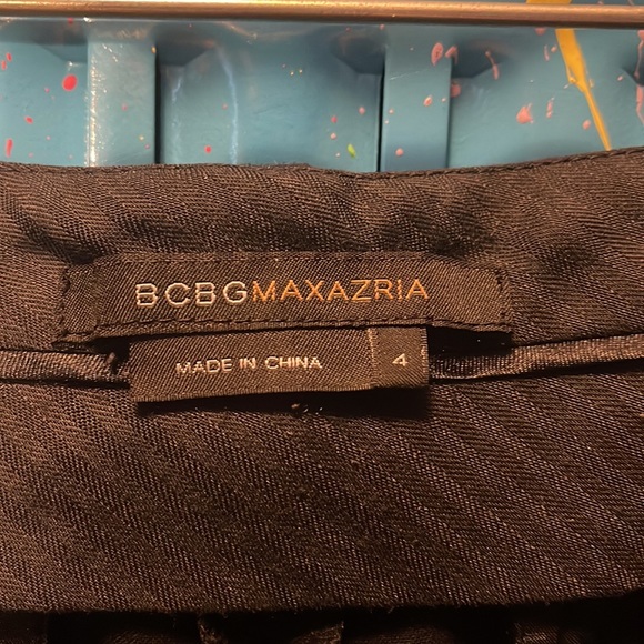 BCBGMaxazria size 4 capri slacks w/pocket detailing  W207 - Picture 4 of 10
